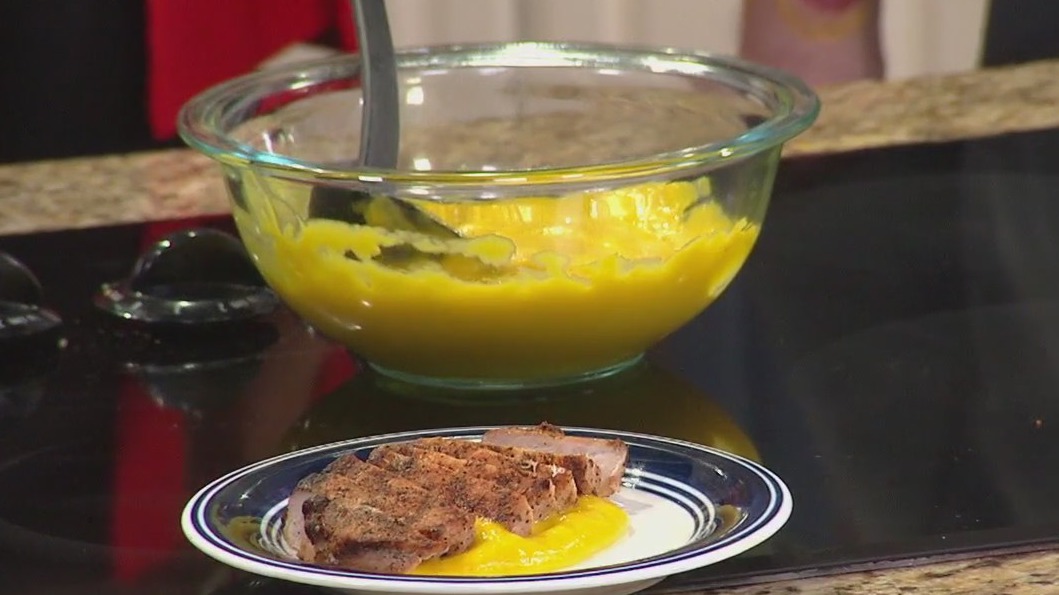 Blackened pork chops with mango sauce